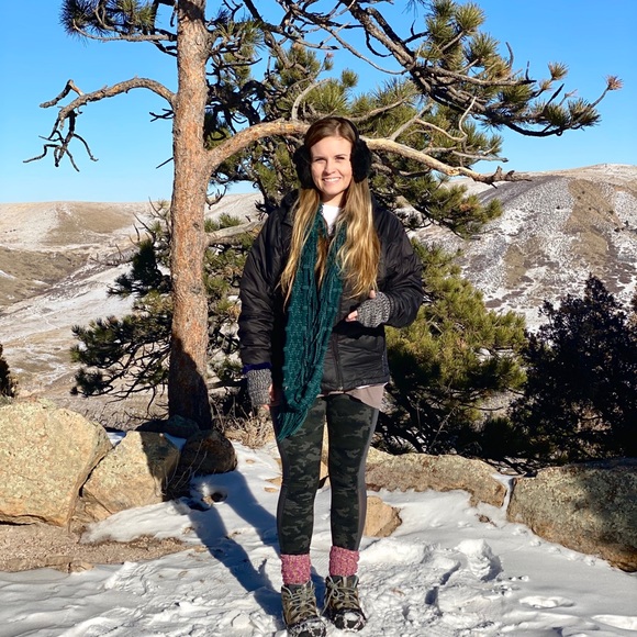 Meet your Posher, Isabelle ✨ - Picture 3 of 8